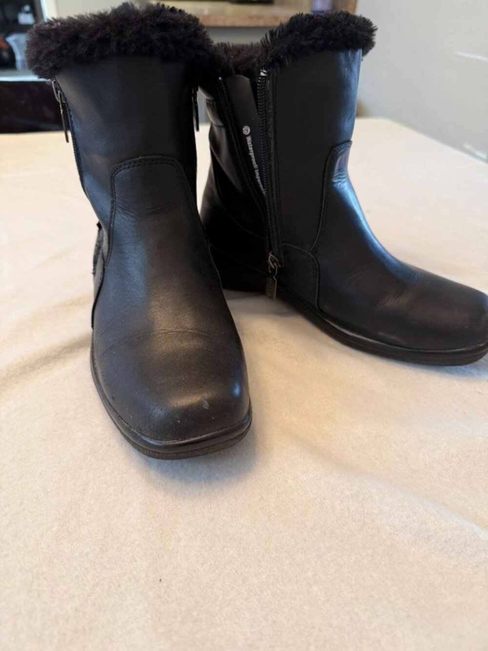 Blondo Women’s Black Leather Waterproof Winter Ankle Boots Faux Fur Zip size 7